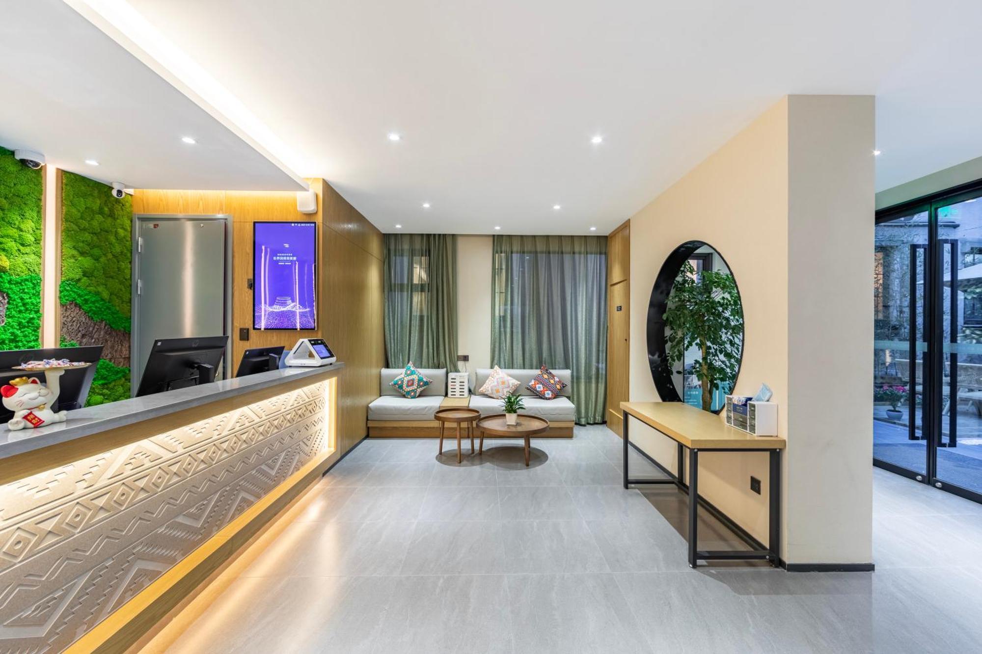 True Go Hotel - Shanghai Jing'An Temple Nanjing West Road Buitenkant foto
