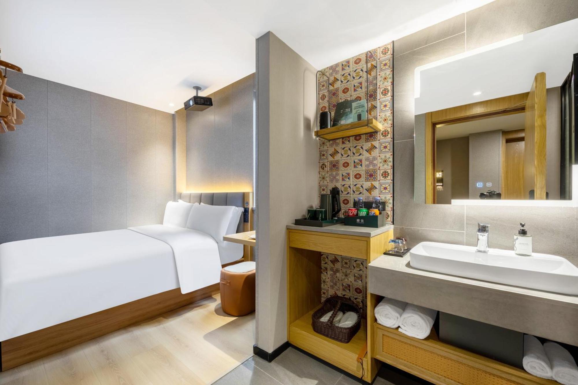 True Go Hotel - Shanghai Jing'An Temple Nanjing West Road Buitenkant foto